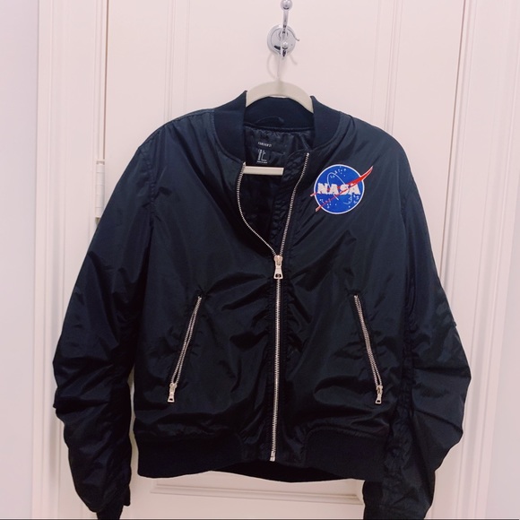 BRAND NEW NEVER WORN FOREVER 21 x NASA LOGO BLACK BOMBER JACKET UNISEX - Picture 2 of 12